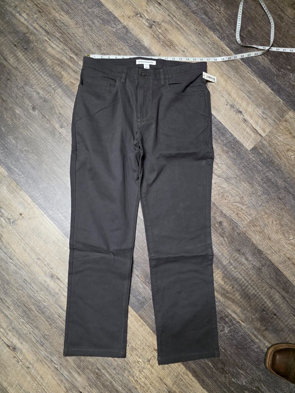 Amazon Essentials Men’s Chino Pants Gray Athletic Fit Stretch 33x29